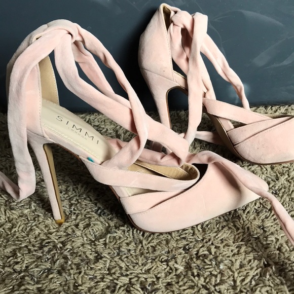 Heels - Picture 3 of 3